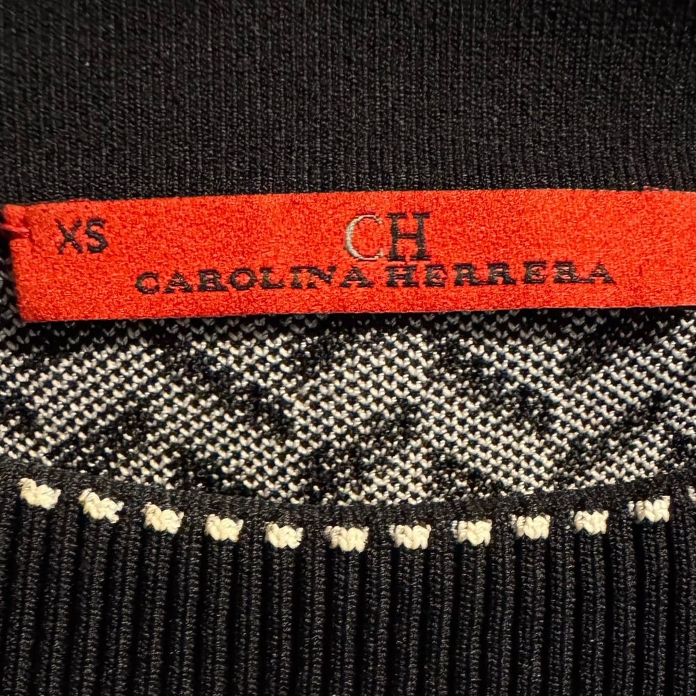 Carolina Herrera Luxury Black and Cream Generous Fit Patterned Top LIKE NEW - Picture 7 of 7